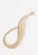 Load image into Gallery viewer, 18" Flat-tip Pro Straight #60 (Platinum Ash Blond)
